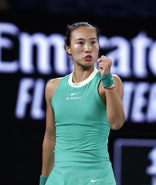 九游体育-夺冠引发热议！，阿扎伦卡在勇士比赛中夺冠观众掌声雷动-九游体育